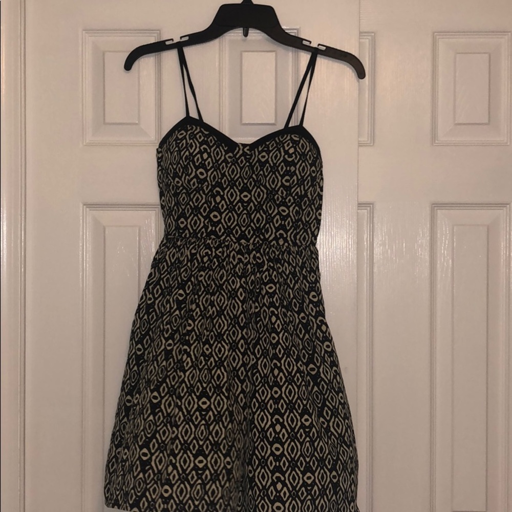 black and white patterned dress